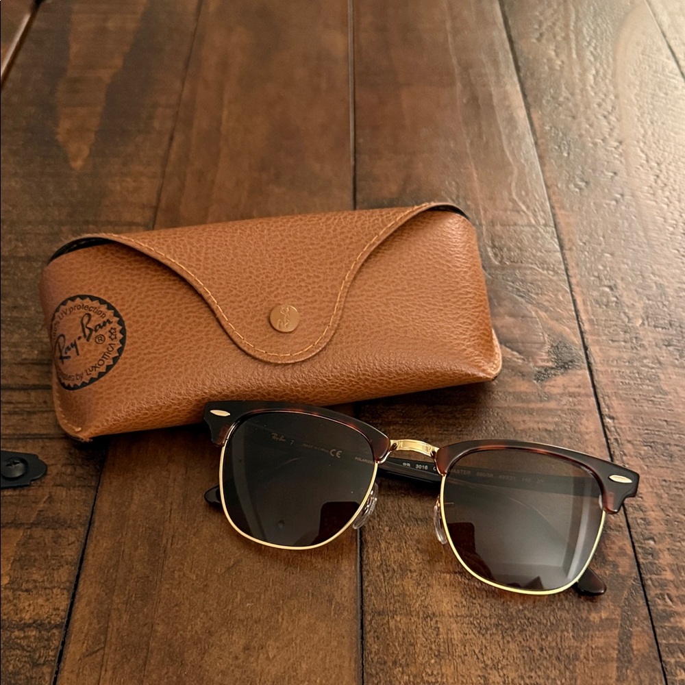 Ray-Ban ClubmasterTortoise and Gold Sunglasses with Case